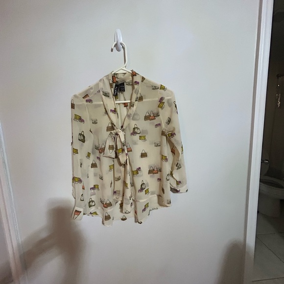 Top Small - Picture 2 of 15